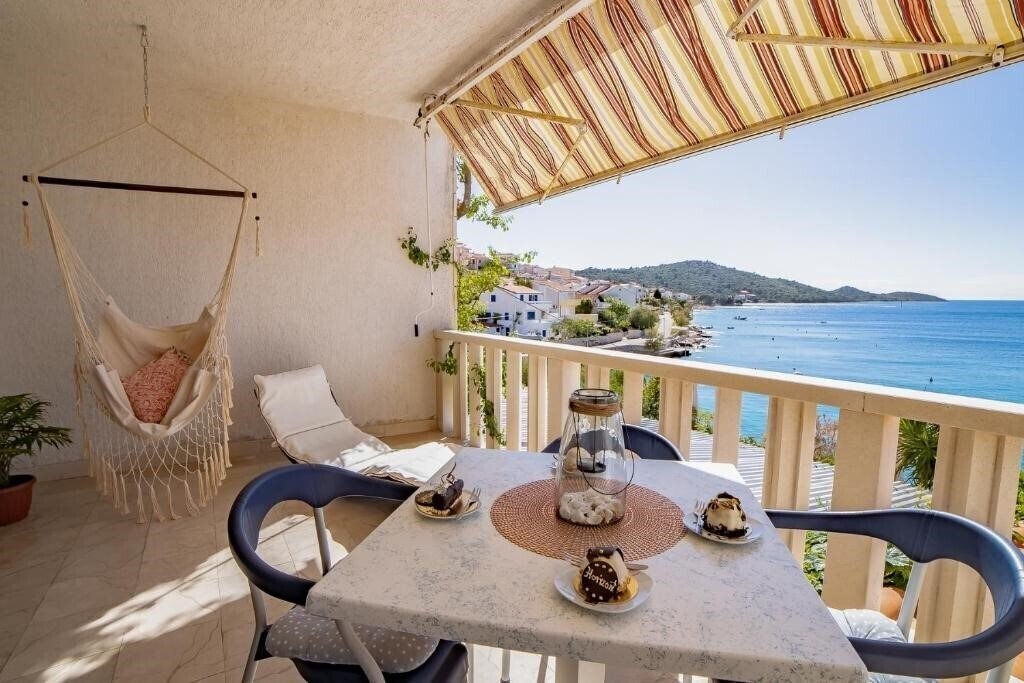 Изображение Aparthotel Horizont Rogoznica (ex. Em Ka) 3*