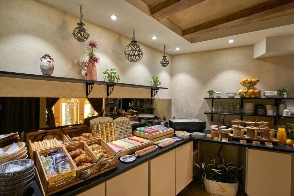 Фотография Heritage Hotel Life Palace 4*