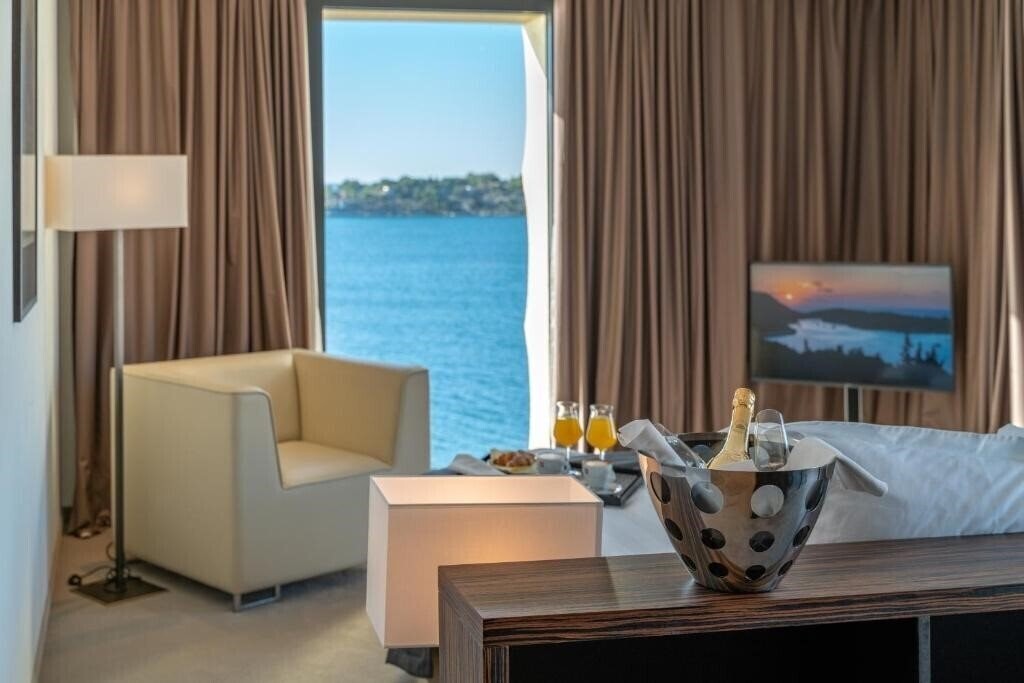 Готель Superior City Hotel Bellevue 4*