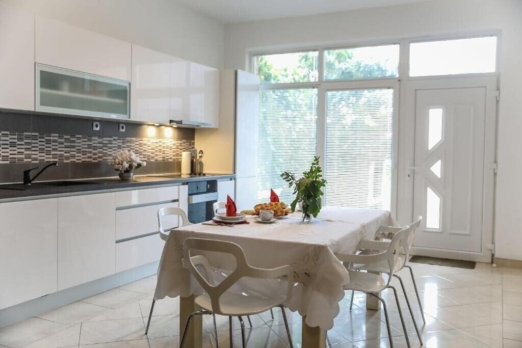 Зображення House City Center With Garden 3*