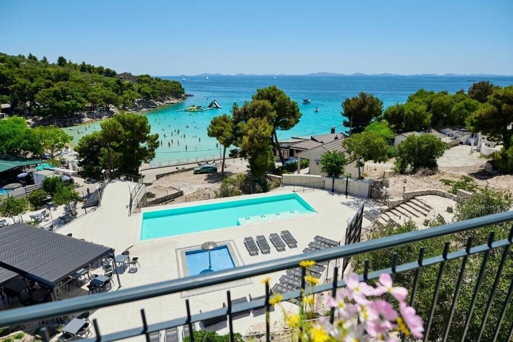 Фотографія Colentum Resort Murter 3*