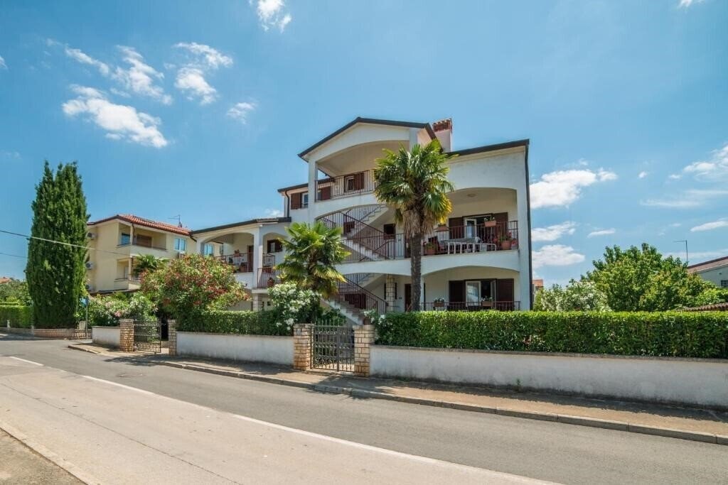 Готель Apartments Marica 3*