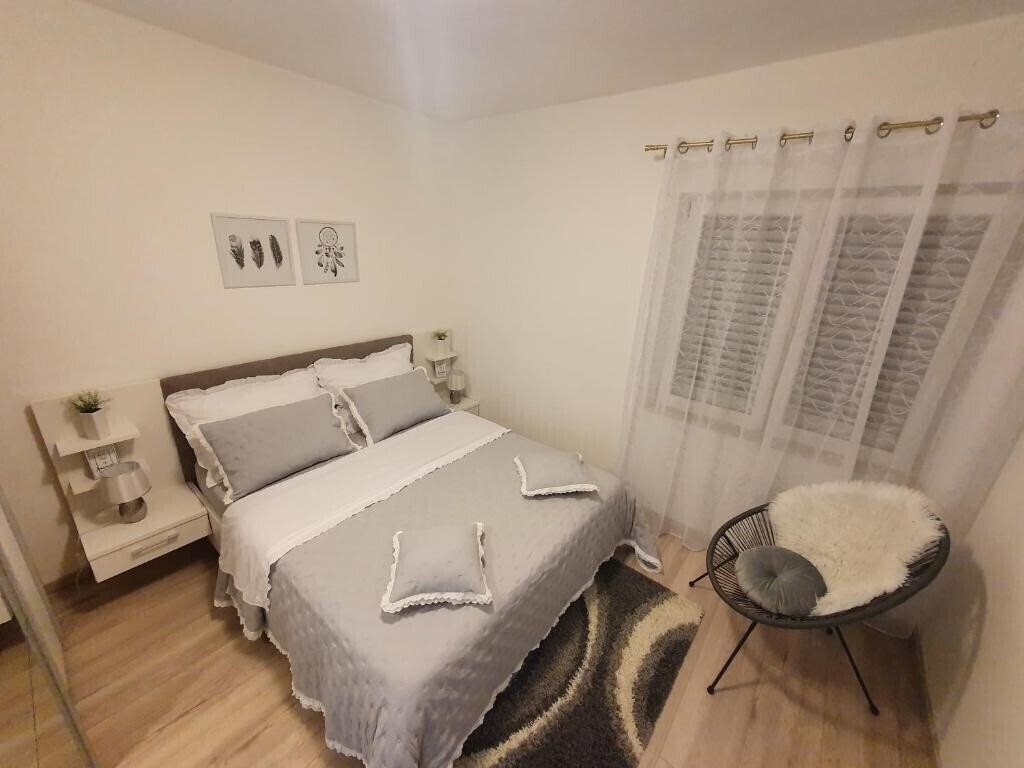 Фото Apartman Mare 3*