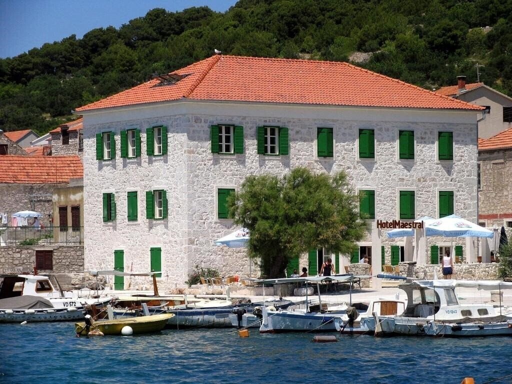 Готель Hotel Maestral 3*