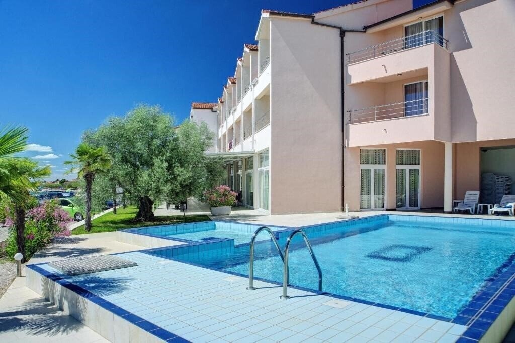 Готель Hotel Duje 4*