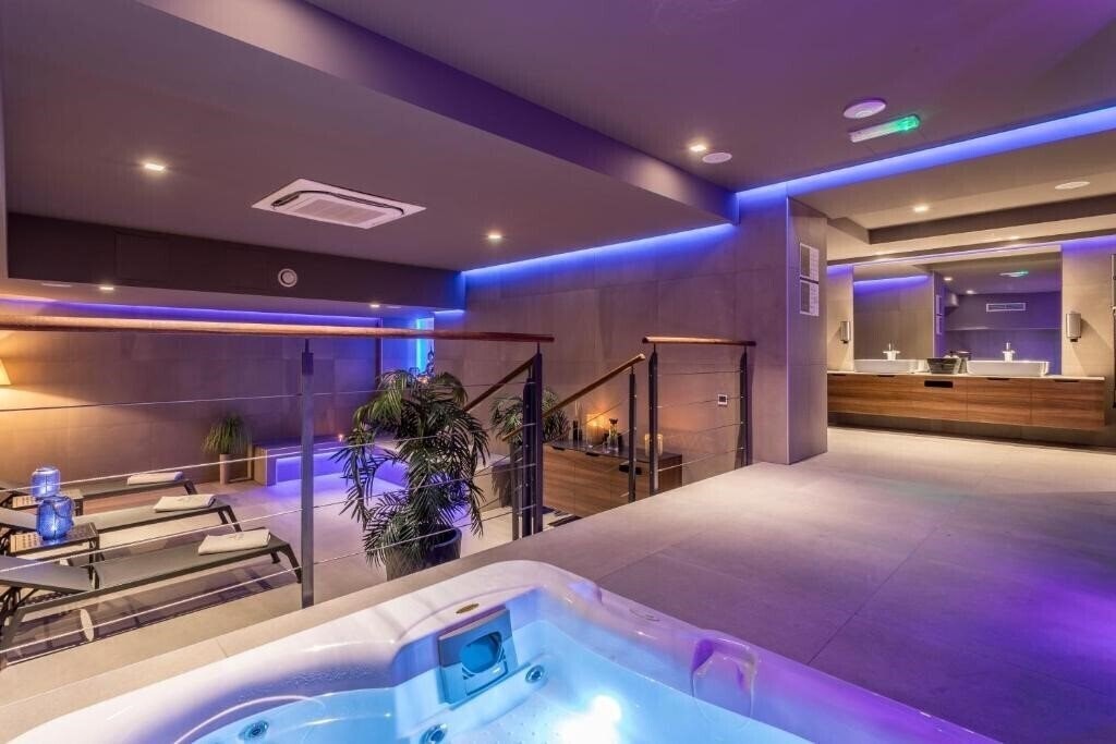 Фотографія Cornaro Hotel 4*