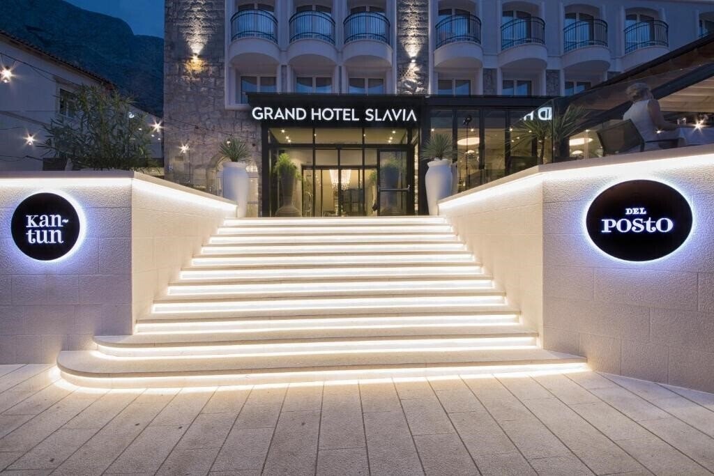 Картинка Hotel Slavija 4*