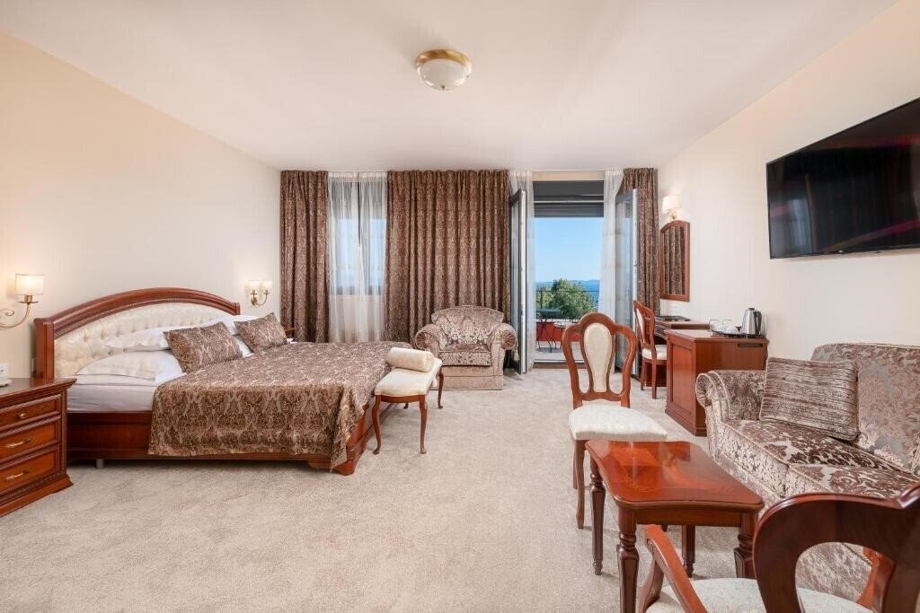 Отель Hotel Cvita 4*