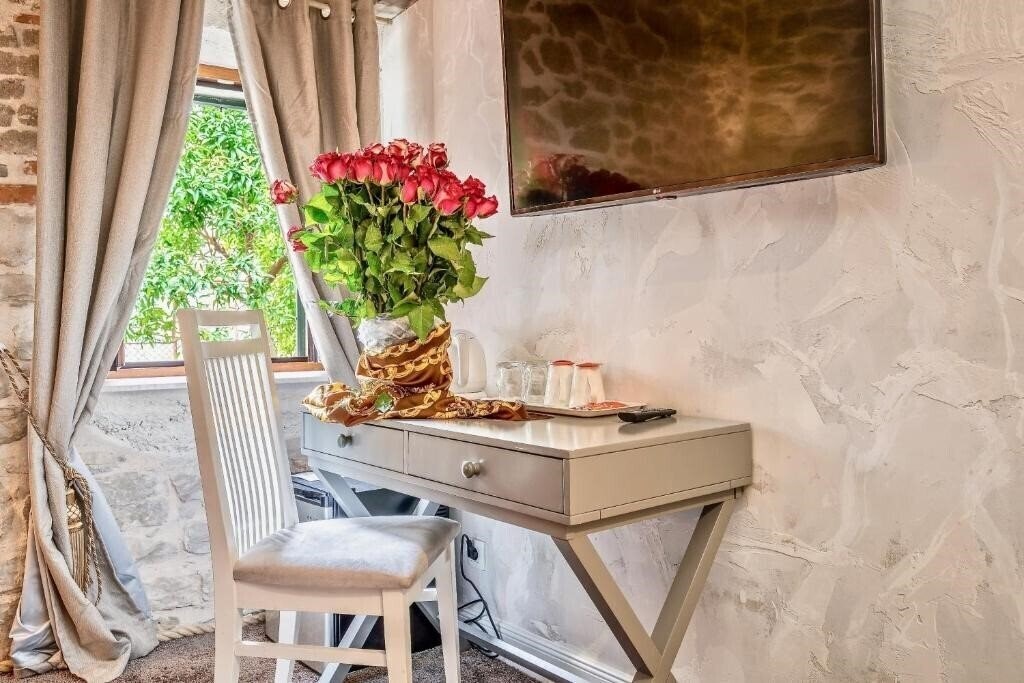 Зображення Historic Plaza Varos 4*