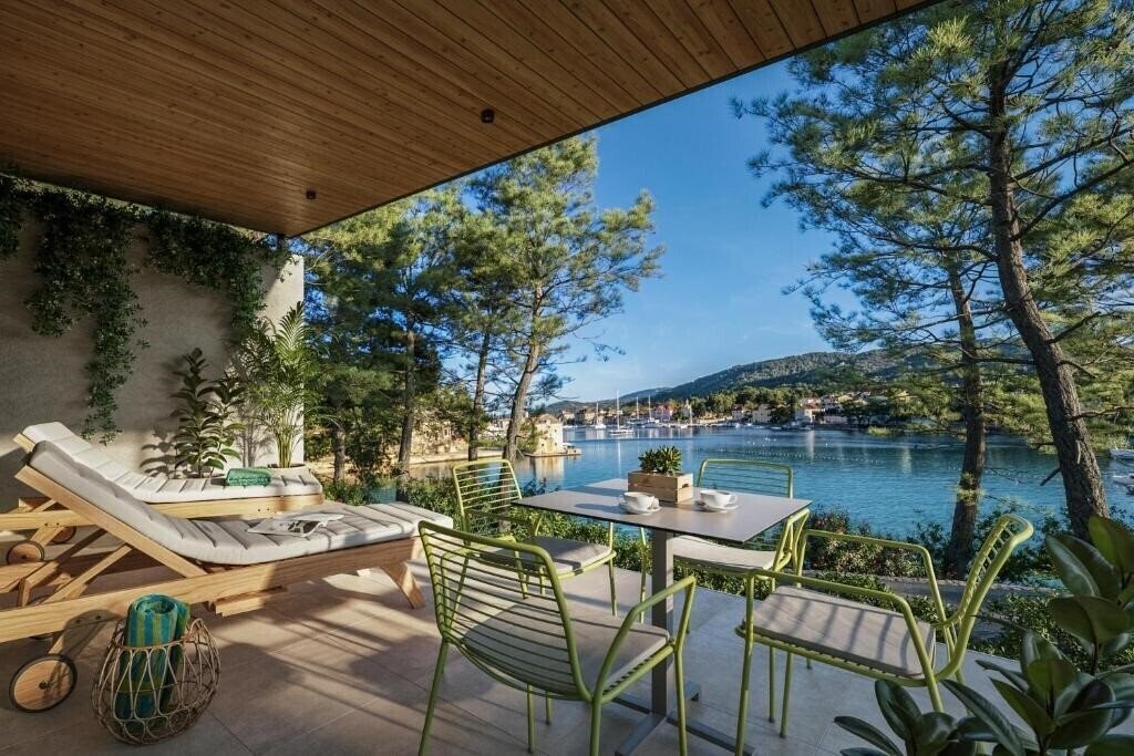 Отель Valamar Amicor Green Resort 4*