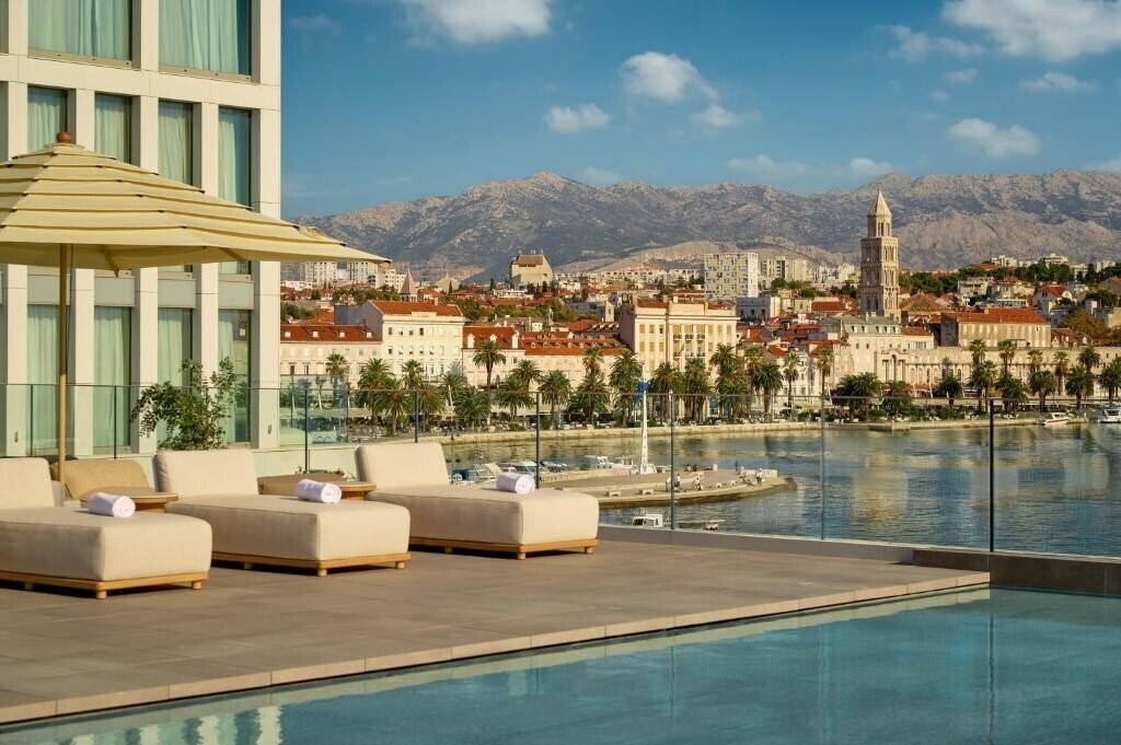 Готель Hotel Ambasador 5*