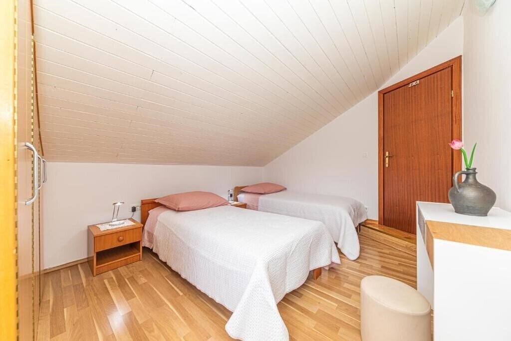 Фото Apartments Iskra 3*
