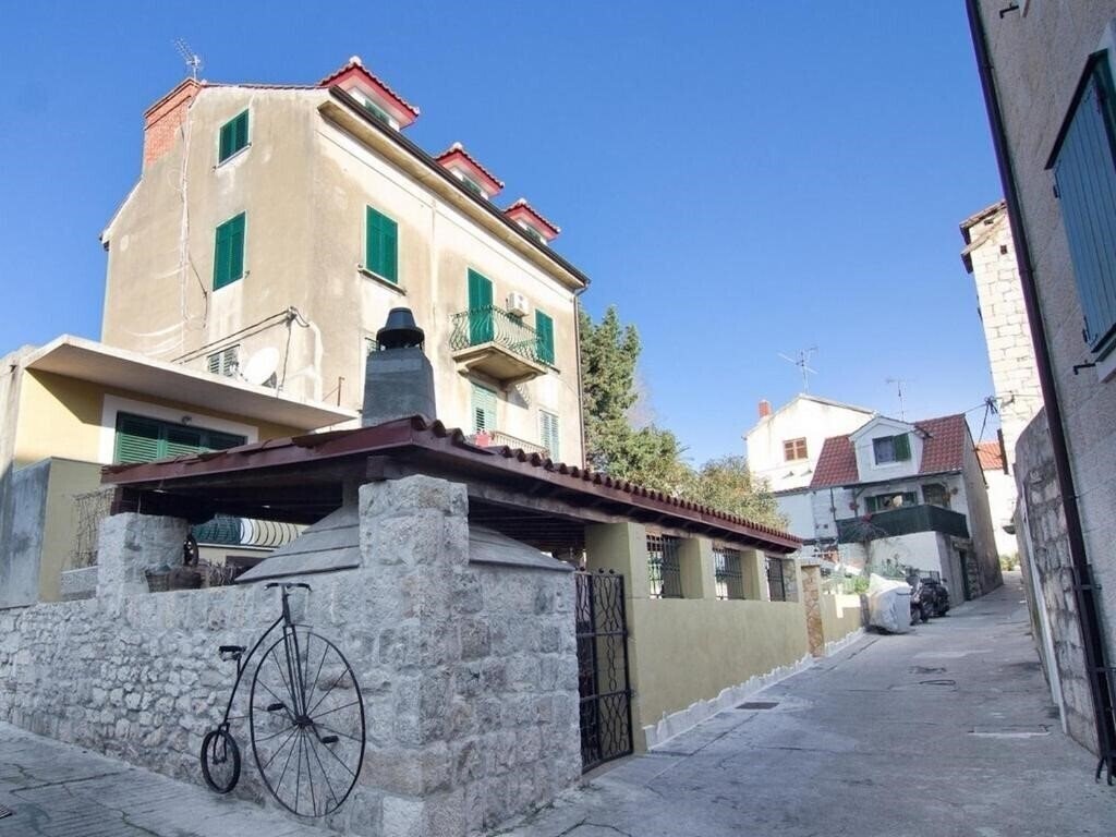 Готель Apartments Sanda 3*