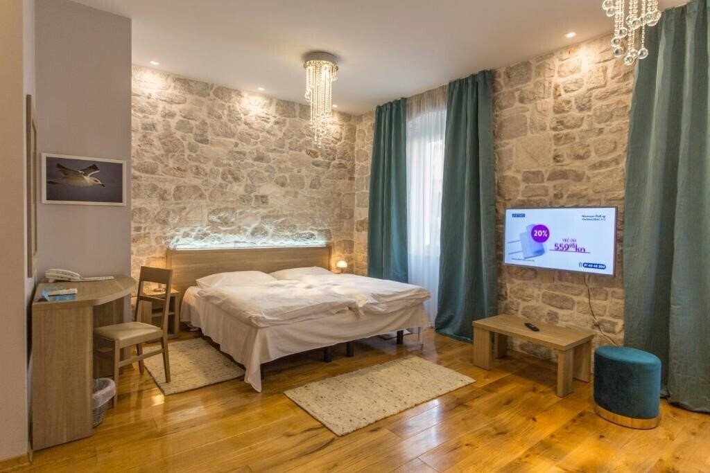 Готель Tifani Luxury Rooms 4*
