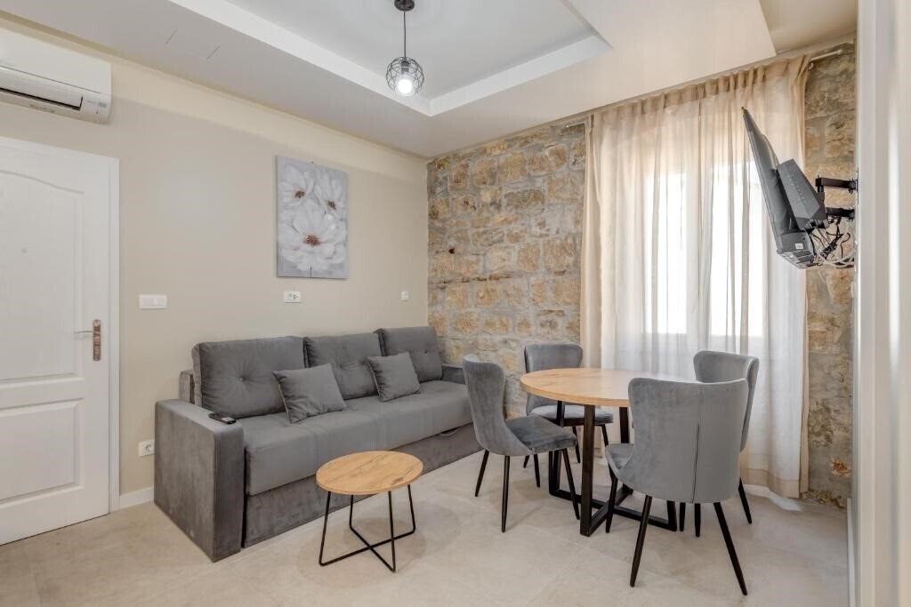 Изображение Inmotion Luxury Rooms 4*