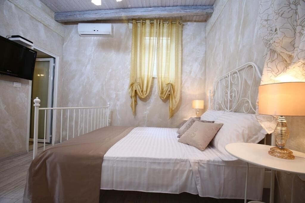 Картинка Luxury Lidija Rooms 3*