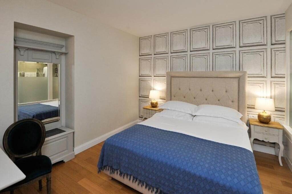 Фото The Duke Luxury Rooms 3*