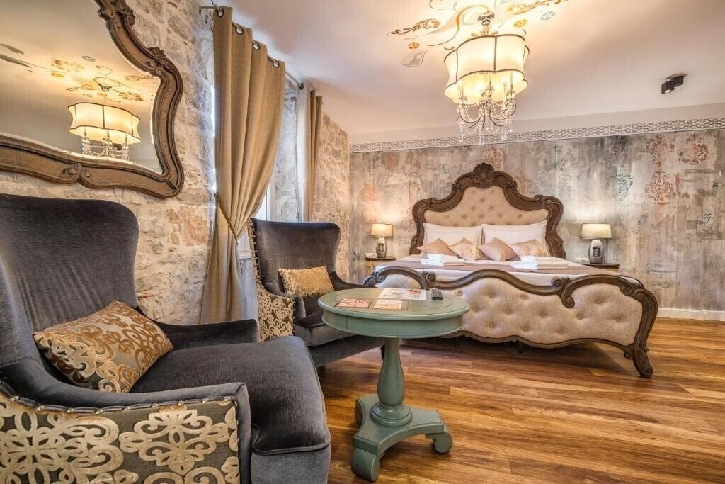Фото Plaza Marchi Old Town 4*