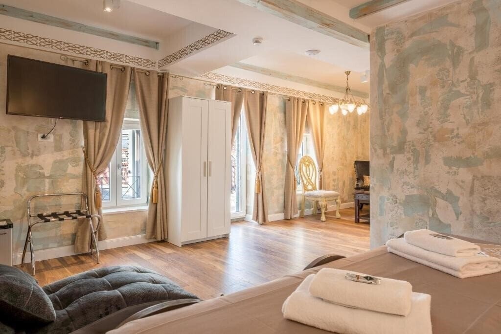 Изображение Plaza Marchi Old Town 4*