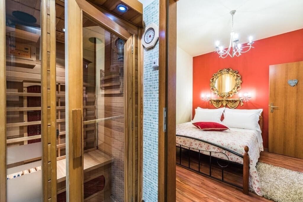 Фото Emperor's Suites 4*