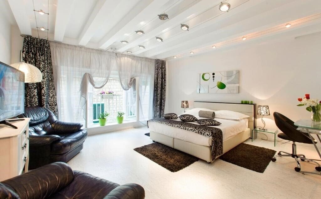 Фото Royal Suites 4*
