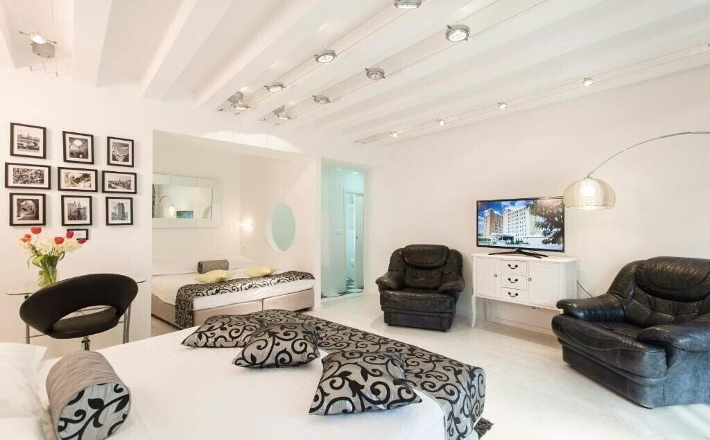 Картинка Royal Suites 4*