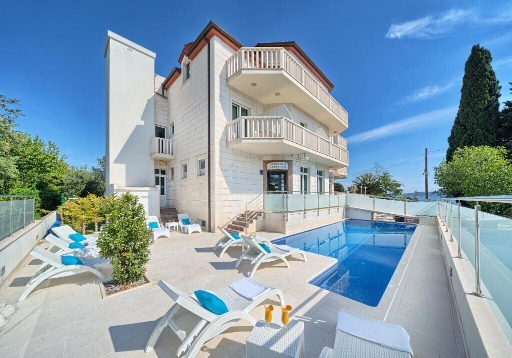 Изображение Hotel Riva Kastela with Swimming Pool 4*