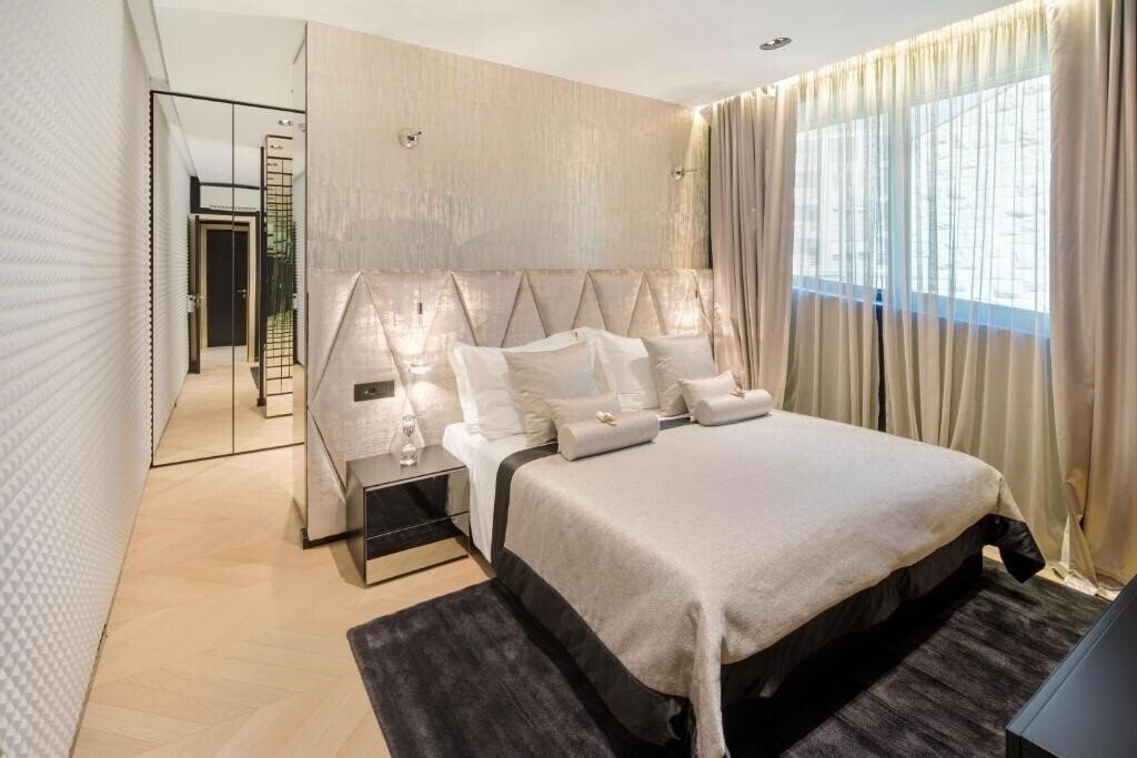 Фото Posh Residence Luxury Suites 5*