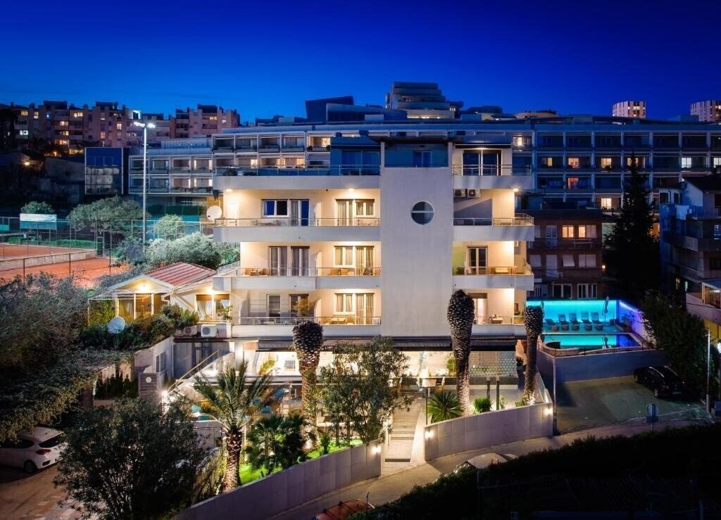 Отель Boban Luxury Suites 4*
