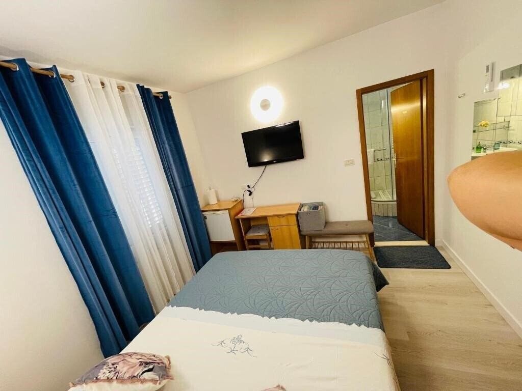 Фото Madunic Apartments & Rooms 3*