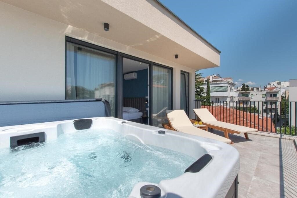 Фотография Seven Seas Residence 4*