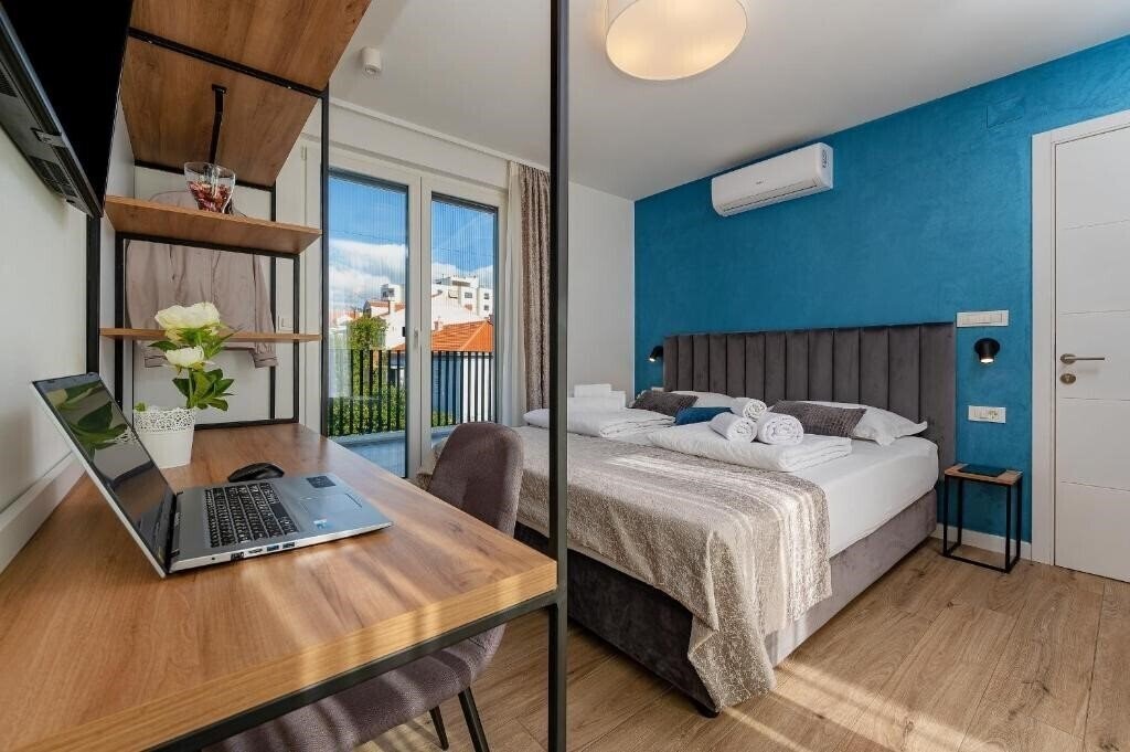 Отель Seven Seas Residence 4*