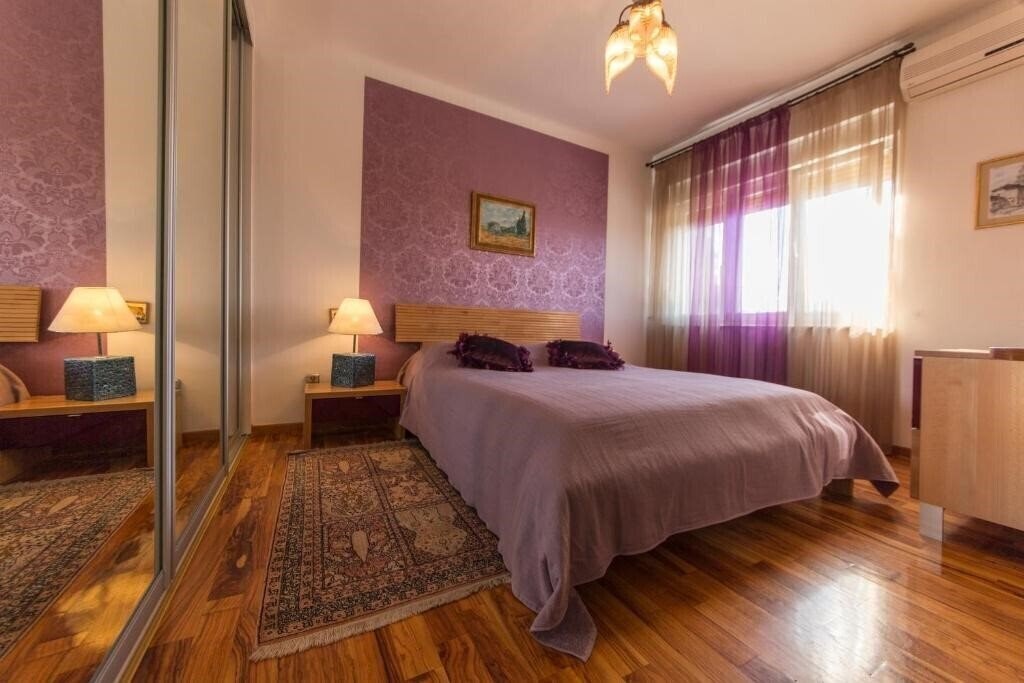 Готель Apartman Tifani 3*