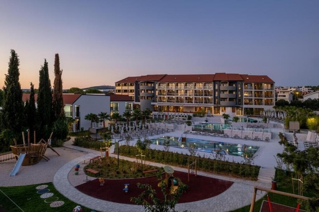 Отель Molum Hotel & Residences 5*