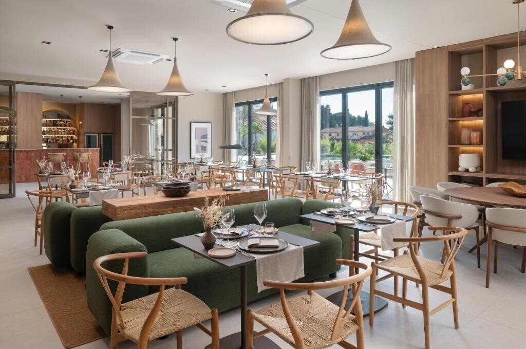 Фото Molum Hotel & Residences 5*