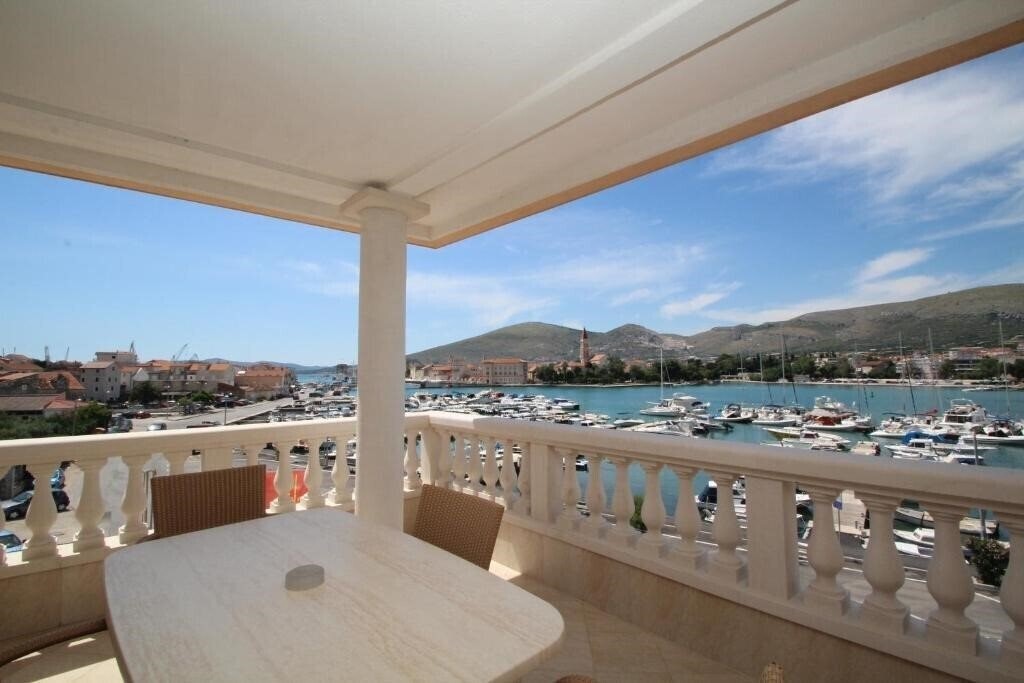 Готель Hotel Trogir Palace 4*