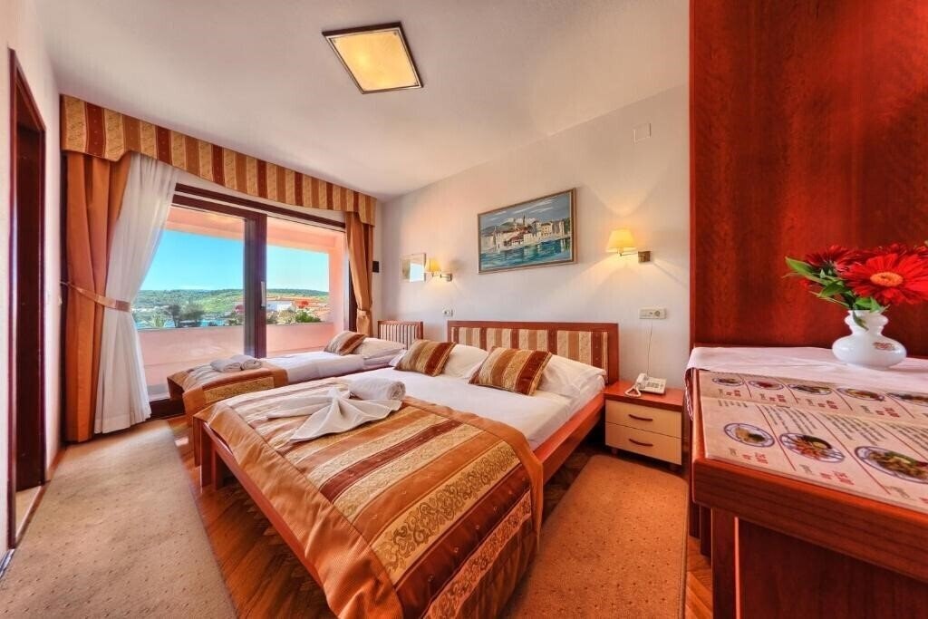 Фото Trogirski Dvori 3*