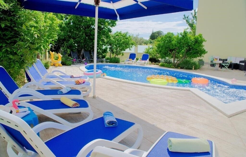 Готель Apartments Petra 3*