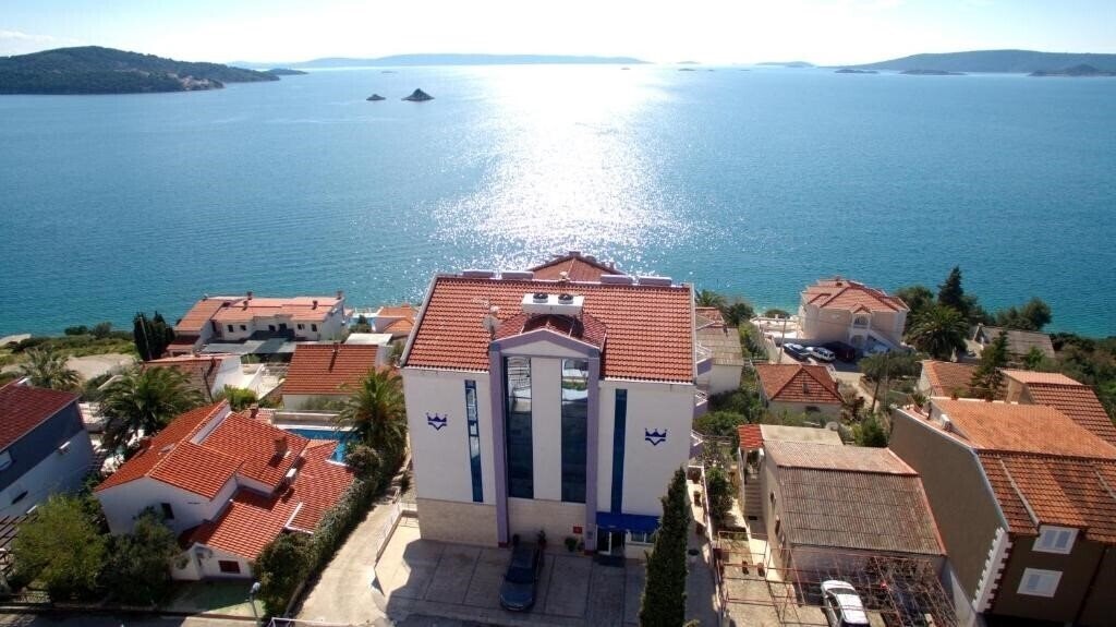 Отель Viktorija Trogir 3*