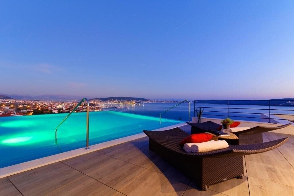 Готель Ola Hotel 4*