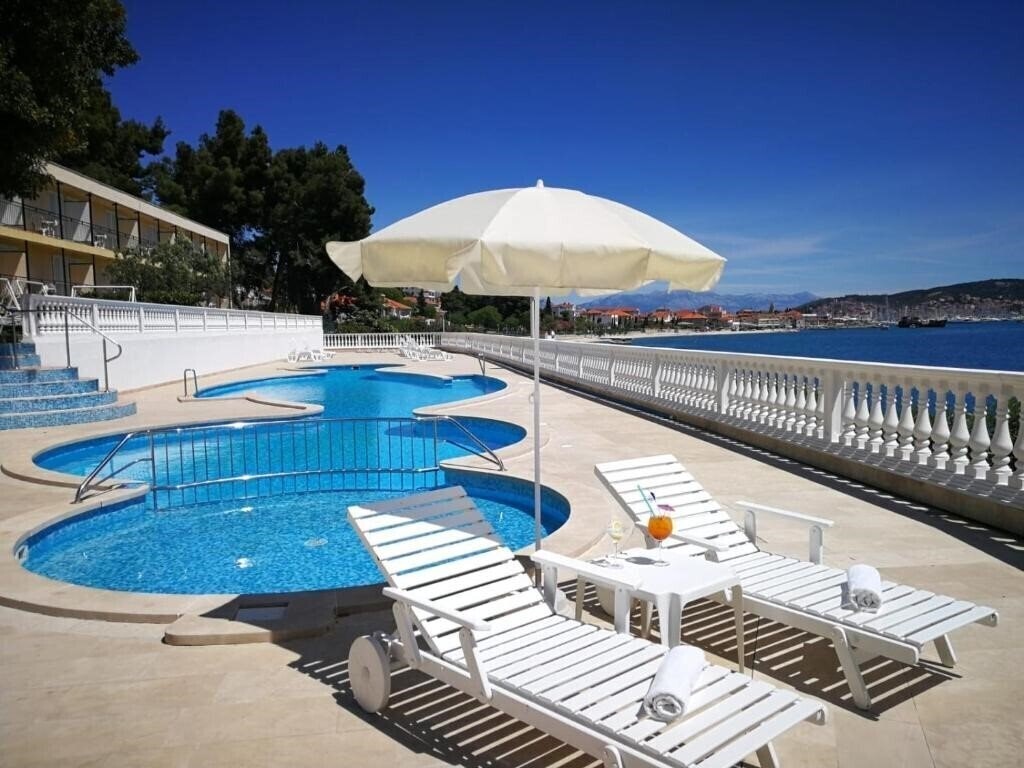 Отель Hotel Val 3*