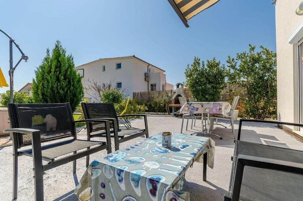 Отель App & House Christine 3*