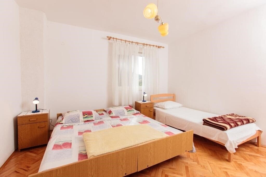 Фото Apartments Marija Vinisce 3*