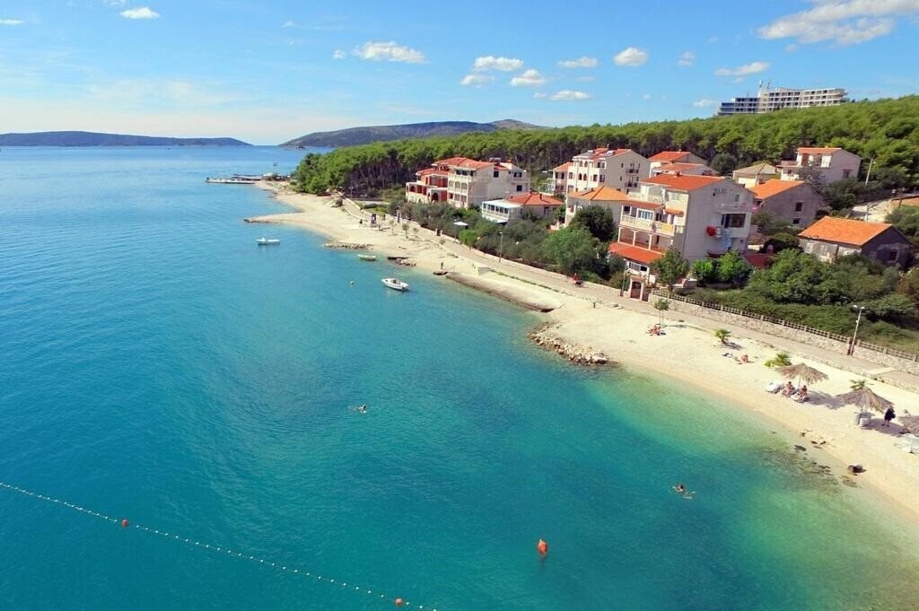 Готель Apartments Beba 3*
