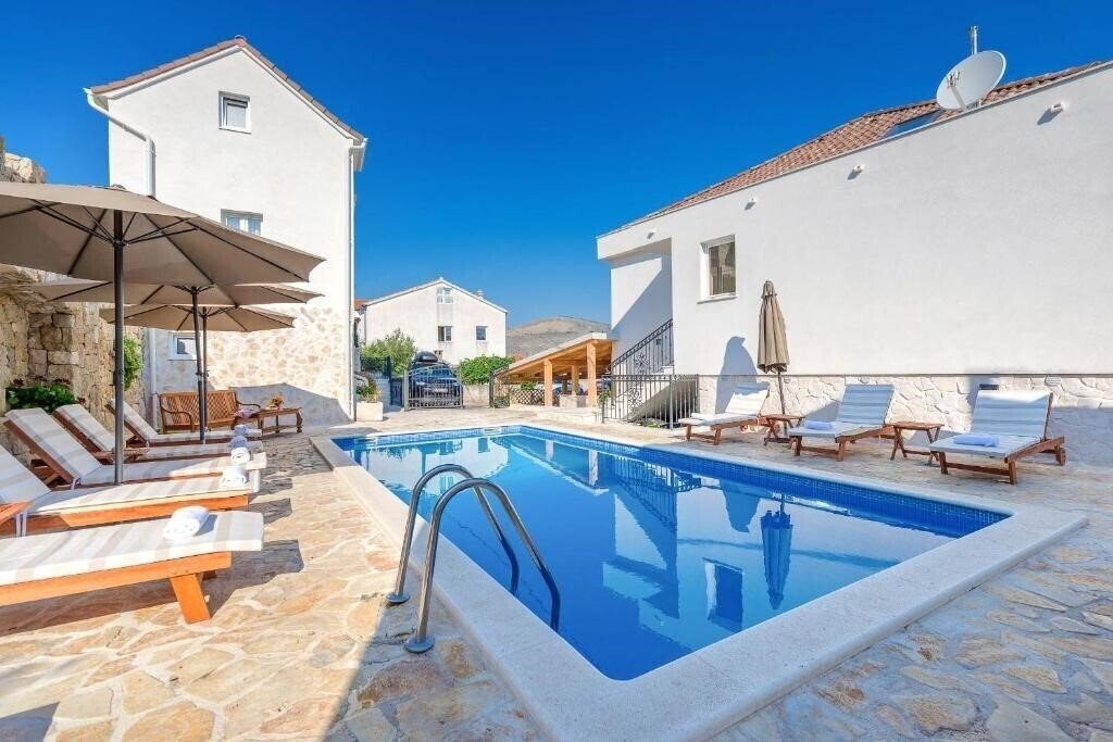Готель Villa Trau D'Oro 4*