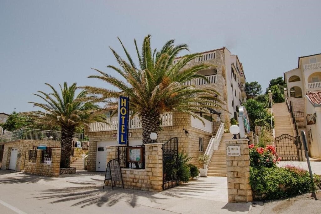 Отель Vila Tina 3*