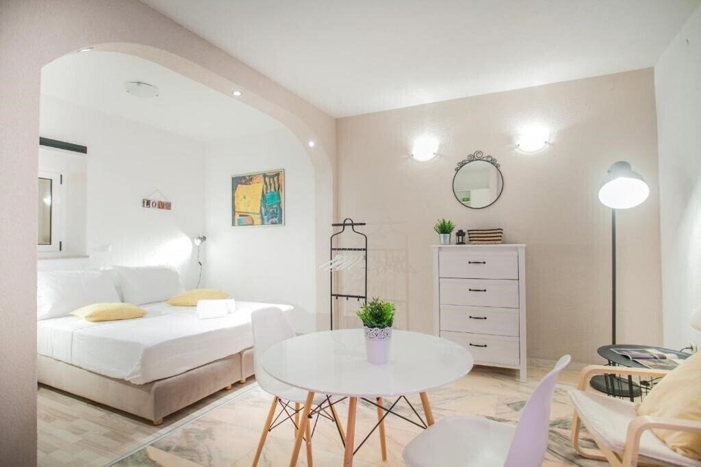 Фото Apartments Emotha 3*