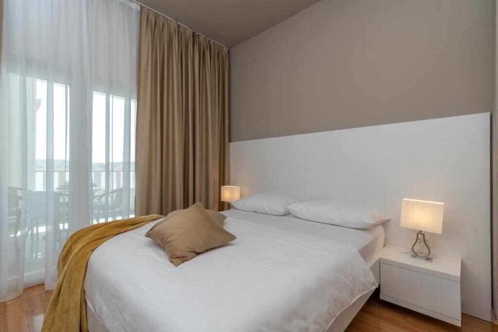 Фото Villa Ana (Seget Donji) 4*