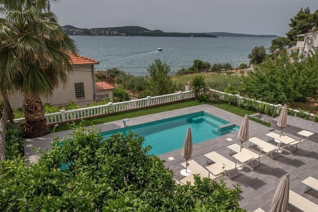 Готель Villa Ana (Seget Donji) 4*