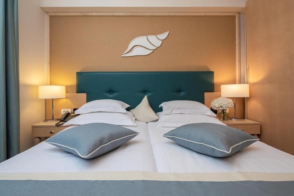 Фото Apart Hotel Flora Tucepi 4*